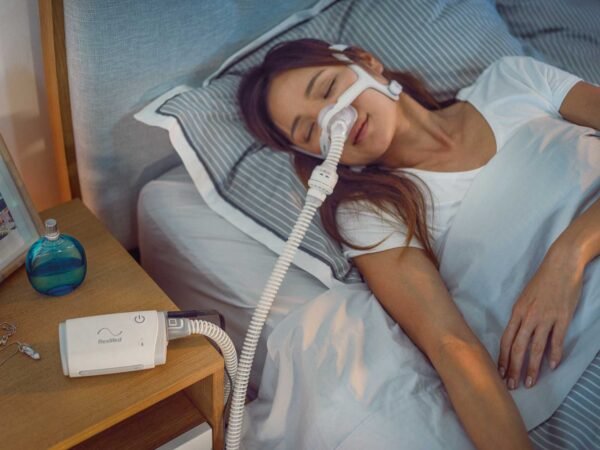ResMed AirMini Auto CPAP with HumidX & Mask 1